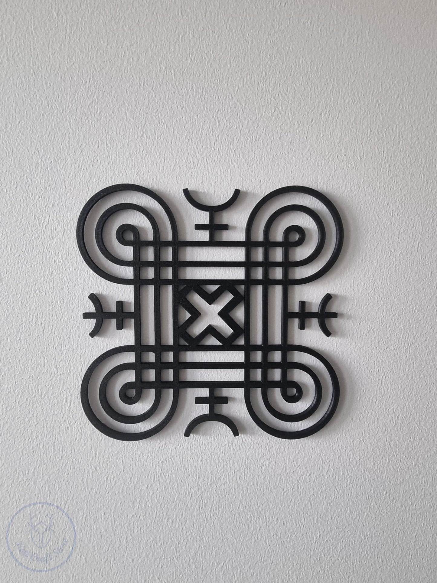Looped Square Wall Decor Protection Symbol, Hannunvaakuna, Käpälikkö